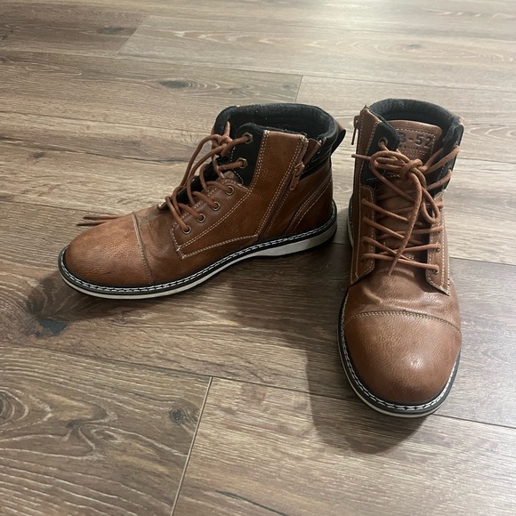 Men's Brown Leather Lace-Up Boots - Picture 2 of 8